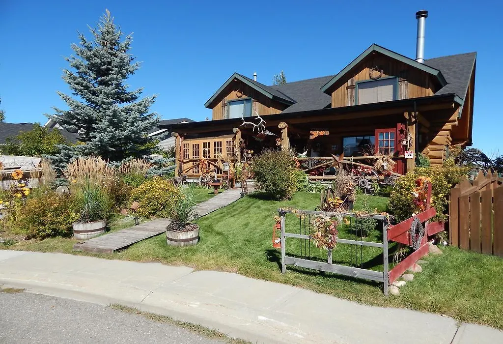 Idle Spurs Log Cabin Bed & Breakfast-1